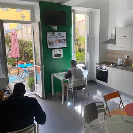 Le Pastoral Hostel *